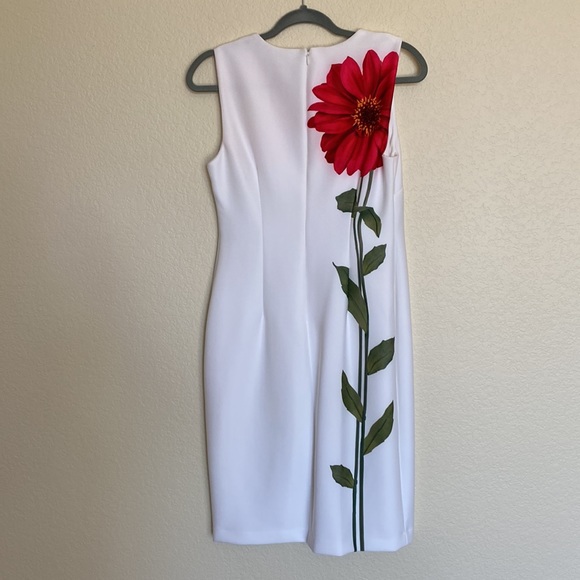 Calvin Klein White with Red Flower Dress Sz 6 - Picture 2 of 3